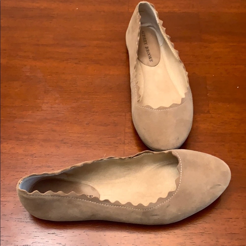 Scallop brown flats